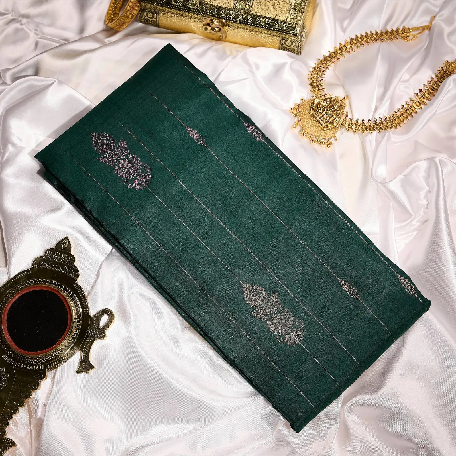 Emerald Varnam emerald green and ruby red Kanchivaram silk saree with copper and pink zari striped weaving – saree UAE