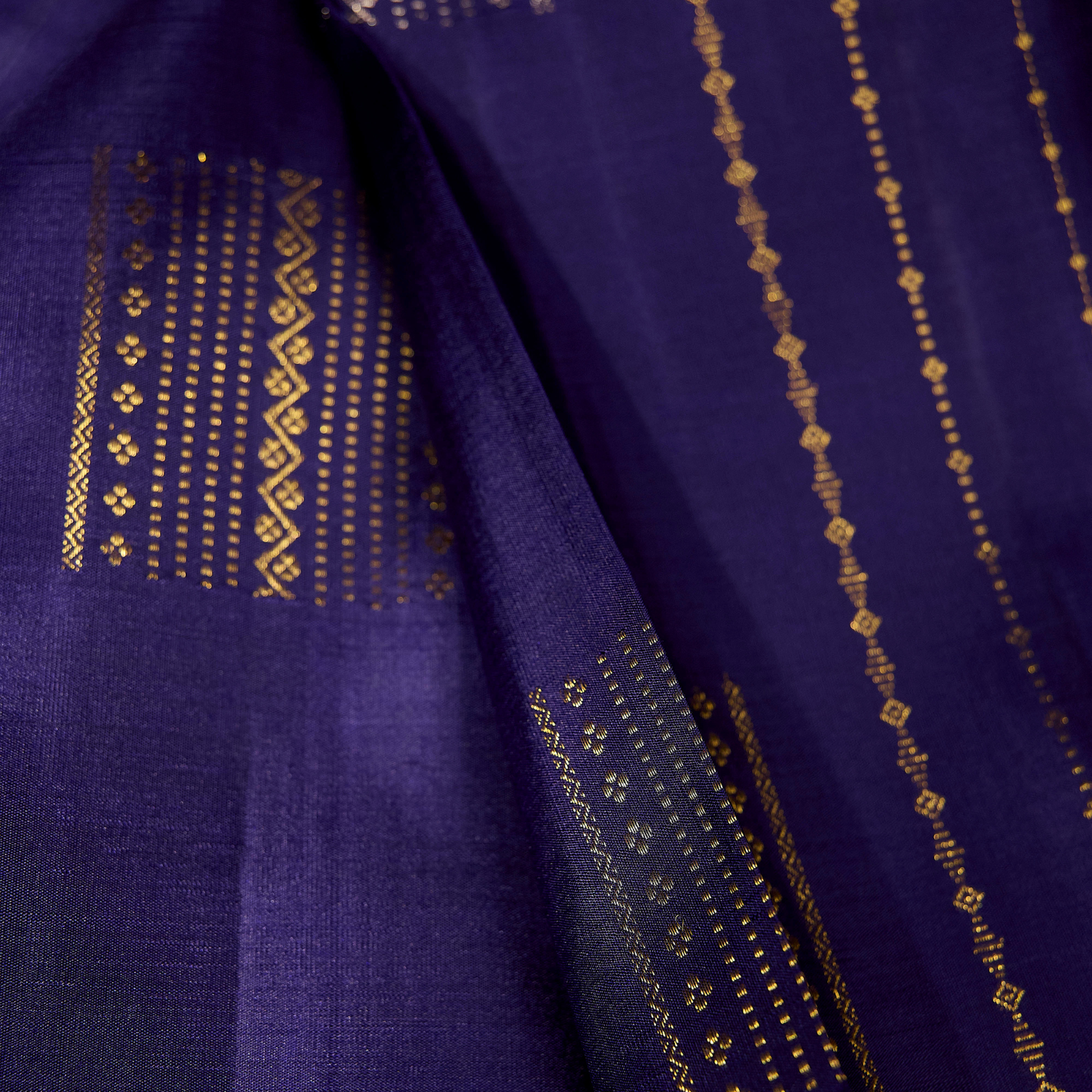 Indira Raga indigo blue and rani pink Kanchivaram silk saree with fine geometric zari motifs and richly patterned pallu – bridal saree UAE